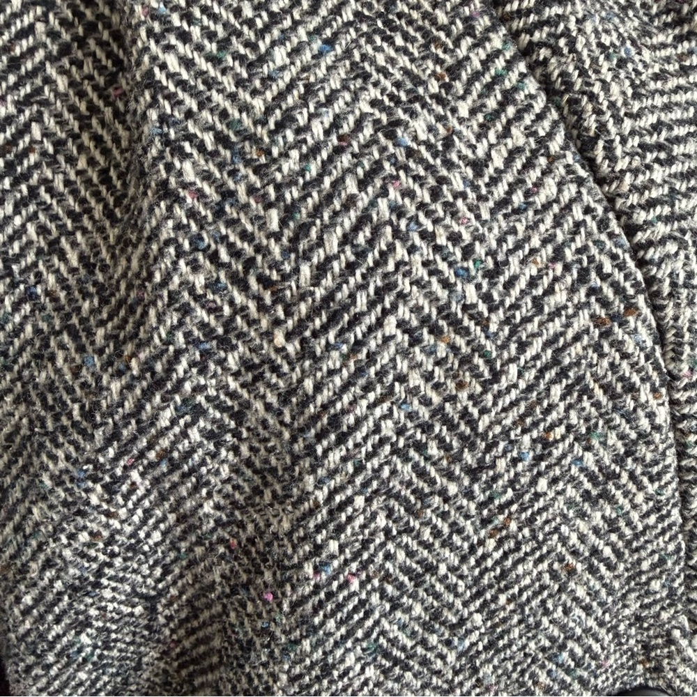 Herringbone Tweed Vintage Coat - Picture 5 of 9